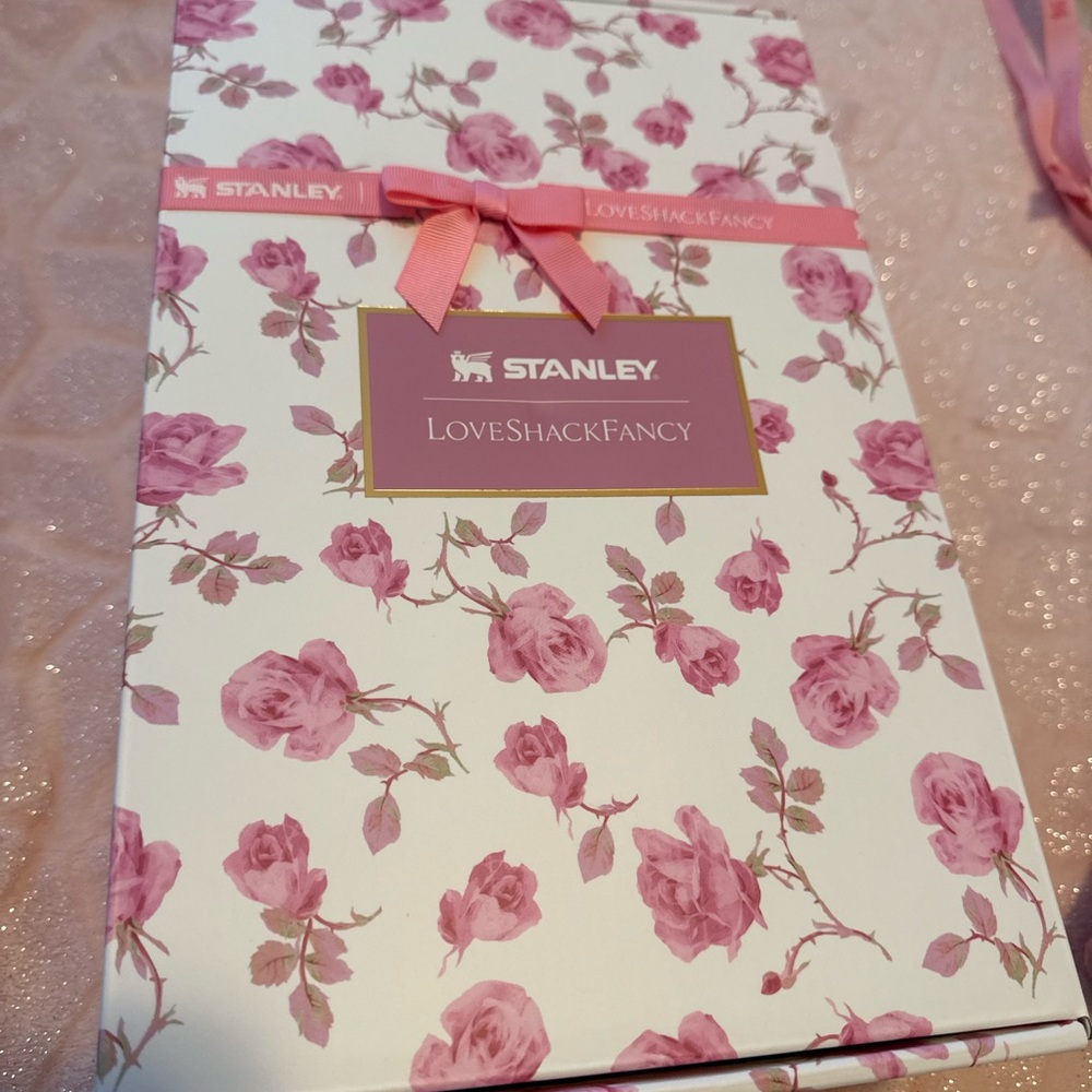 Stanley x LoveShackFancy 40oz Ribbon Rosa